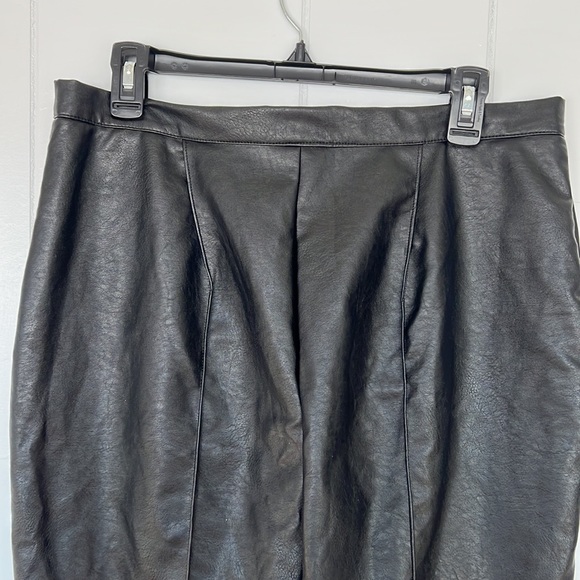 ⚡️SOLD⚡️ Princess Polly Black Straight Leg Vegan Leather Pants - Picture 7 of 8